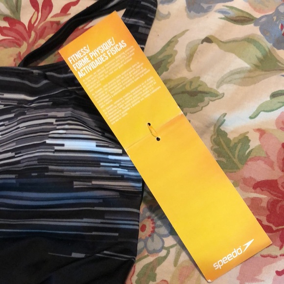 Speedo FITNESS Size 10 Ladies Classic Speedo High ScoopNeck Muted Graphic $89NEW - Picture 9 of 11